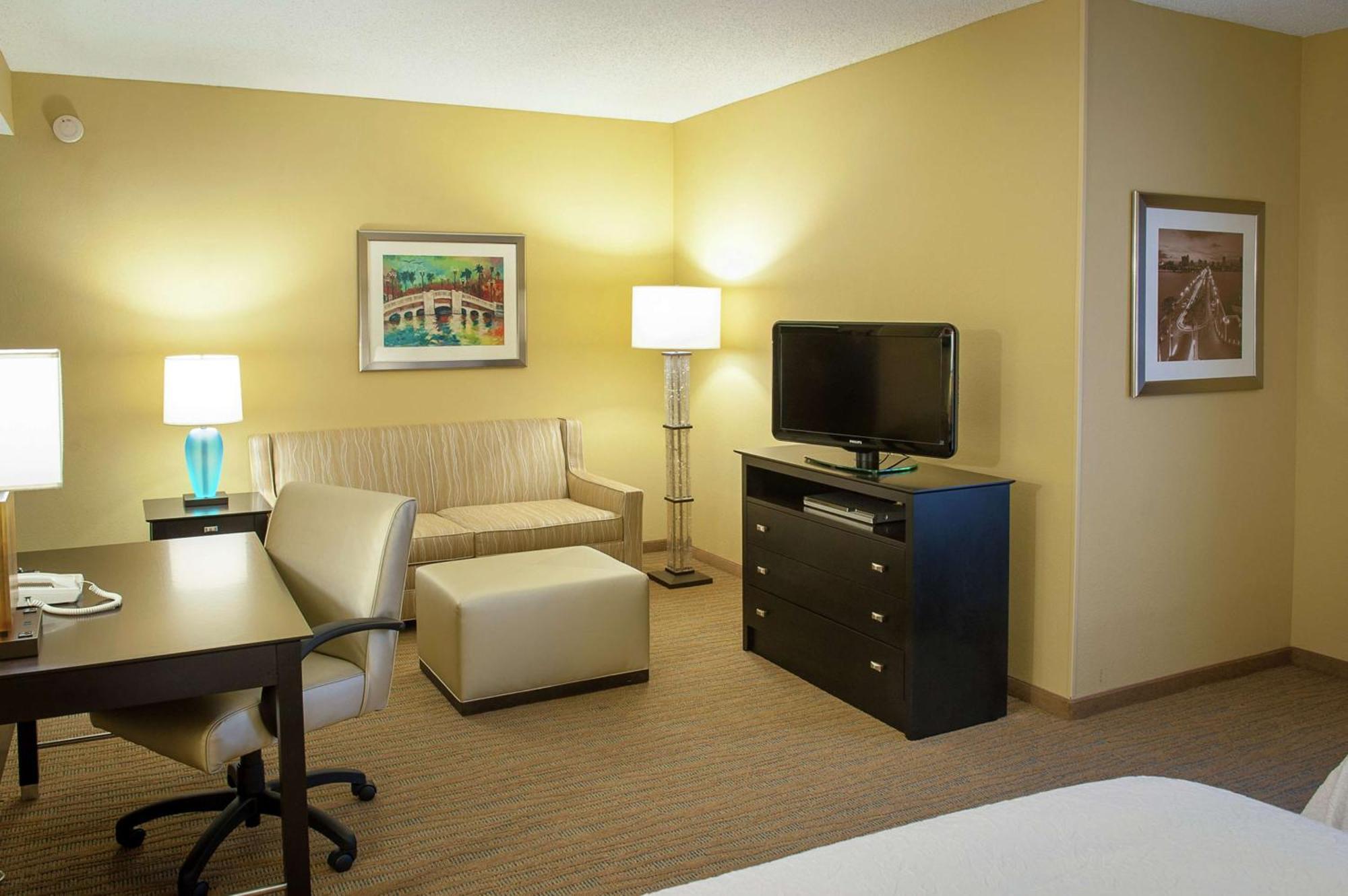 Hampton Inn & Suites St. Petersburg/Downtown Zewnętrze zdjęcie