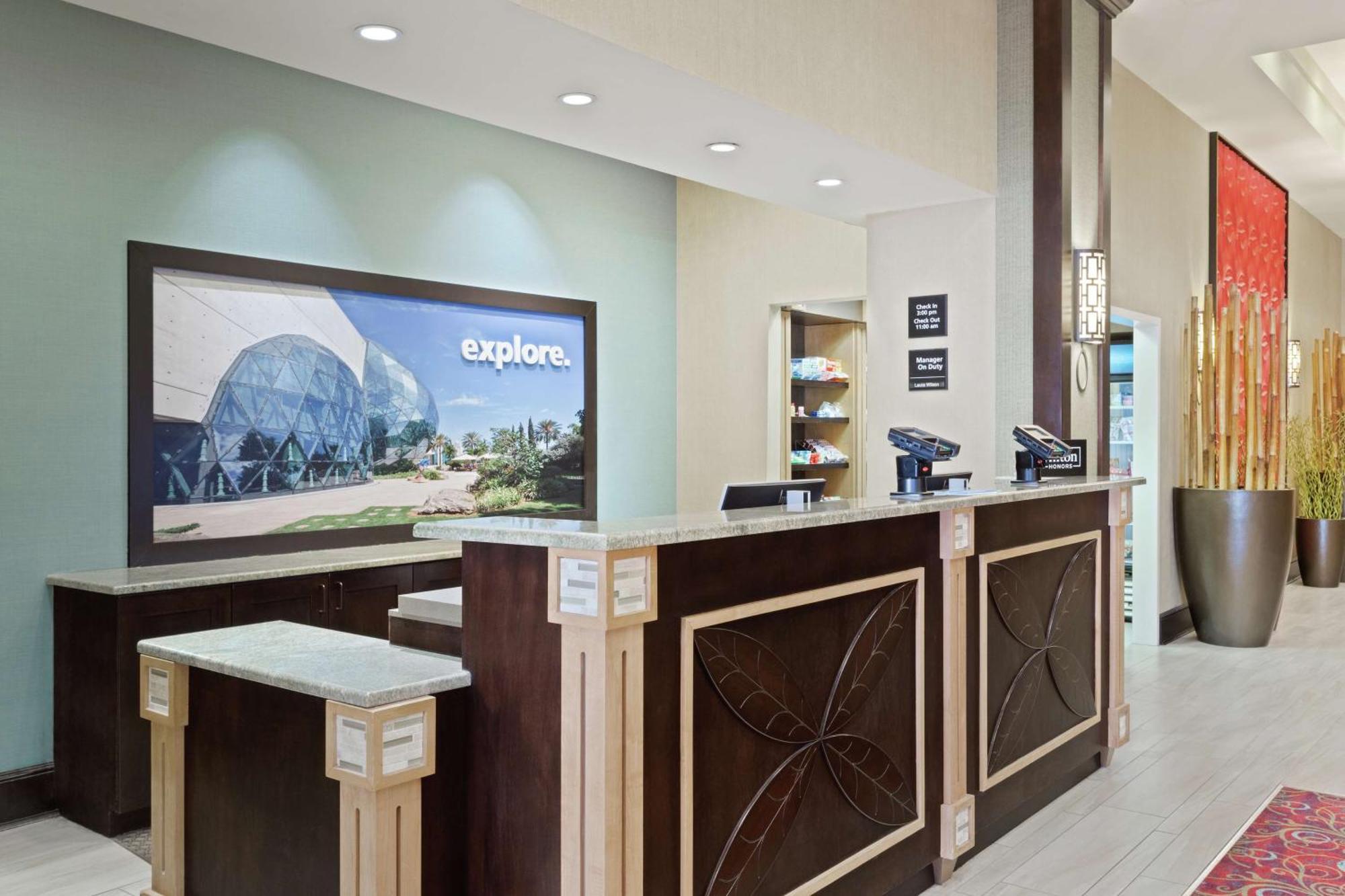 Hampton Inn & Suites St. Petersburg/Downtown Zewnętrze zdjęcie