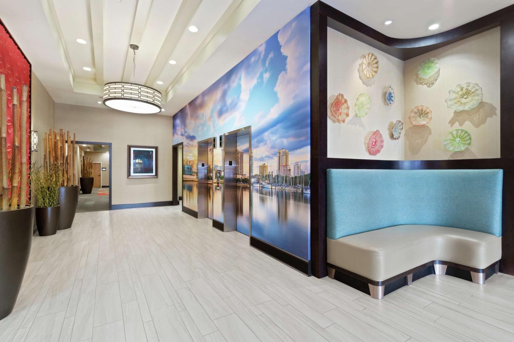 Hampton Inn & Suites St. Petersburg/Downtown Zewnętrze zdjęcie