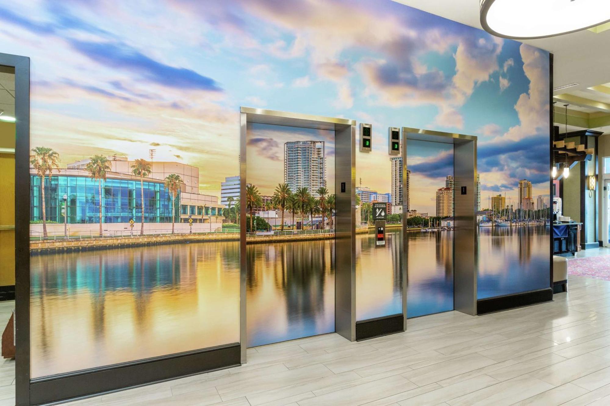 Hampton Inn & Suites St. Petersburg/Downtown Zewnętrze zdjęcie