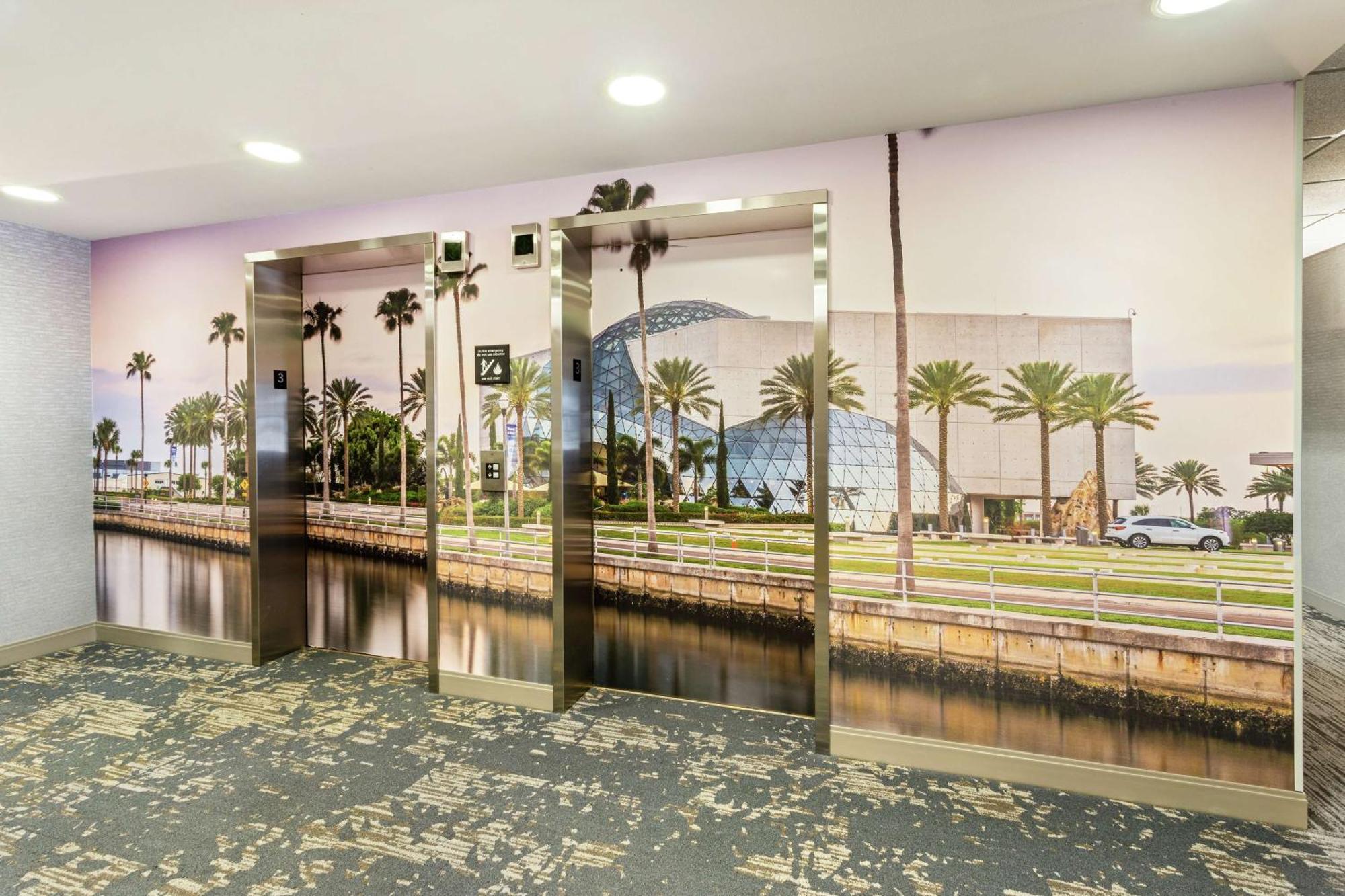 Hampton Inn & Suites St. Petersburg/Downtown Zewnętrze zdjęcie