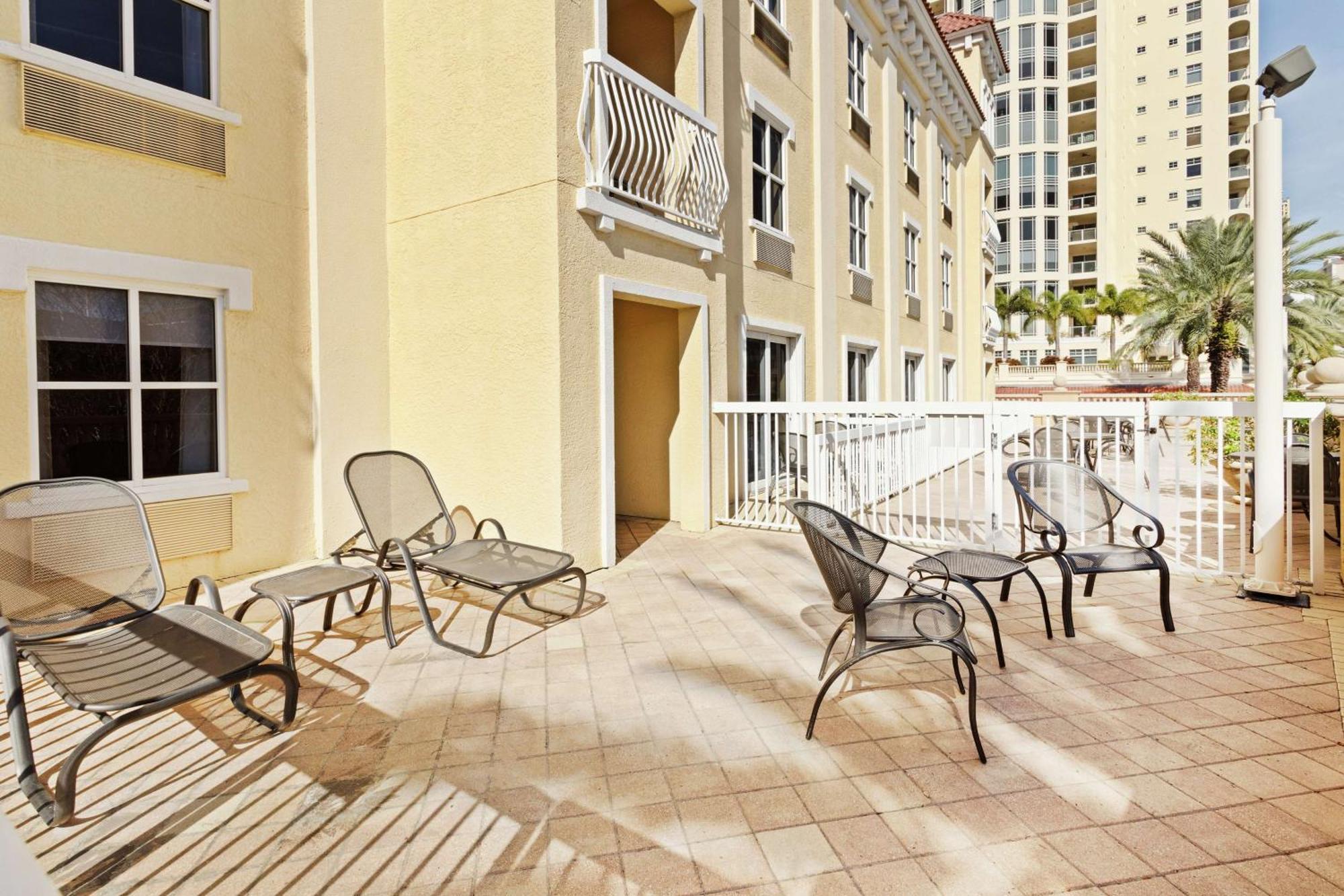 Hampton Inn & Suites St. Petersburg/Downtown Zewnętrze zdjęcie