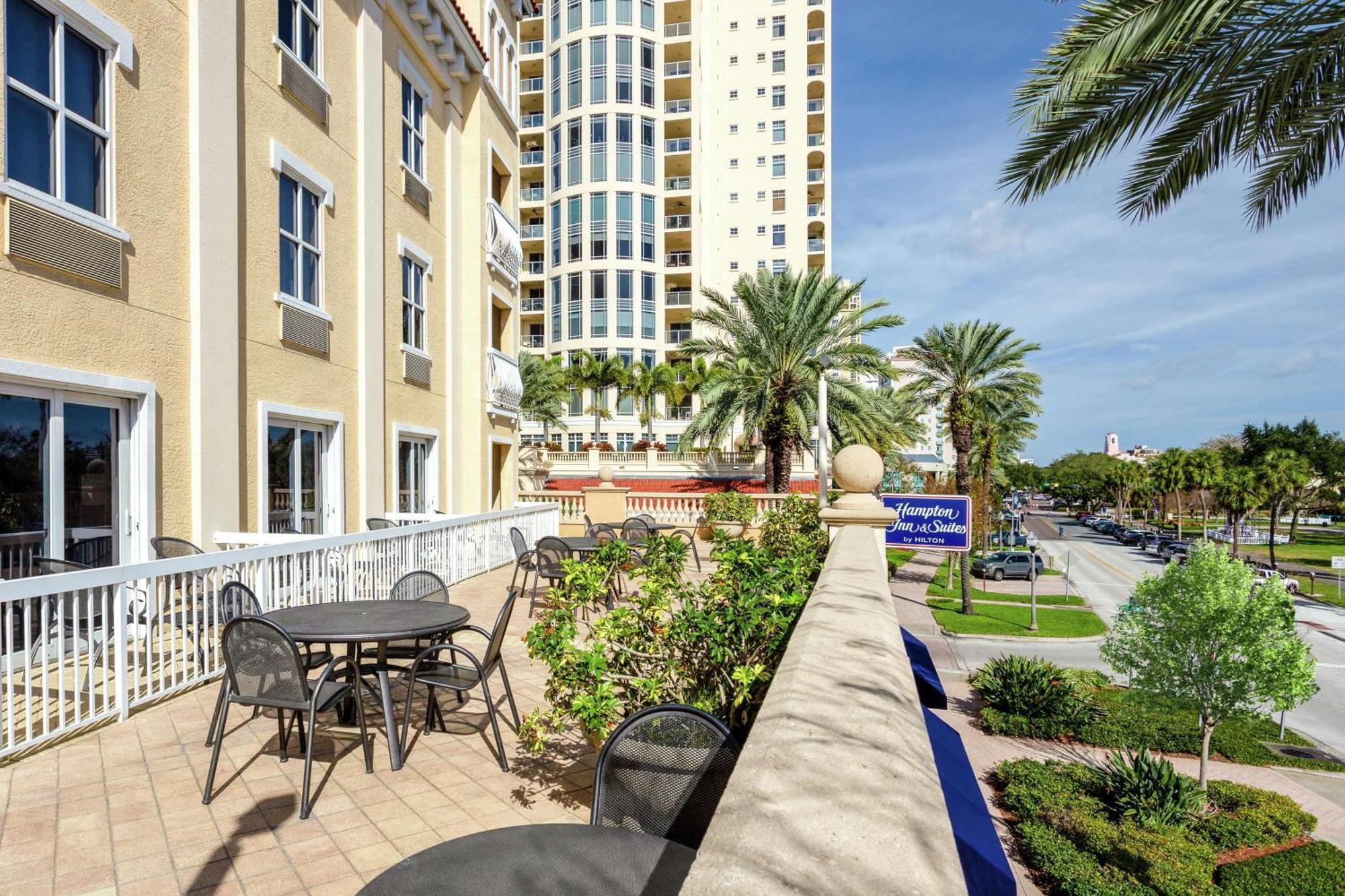 Hampton Inn & Suites St. Petersburg/Downtown Zewnętrze zdjęcie
